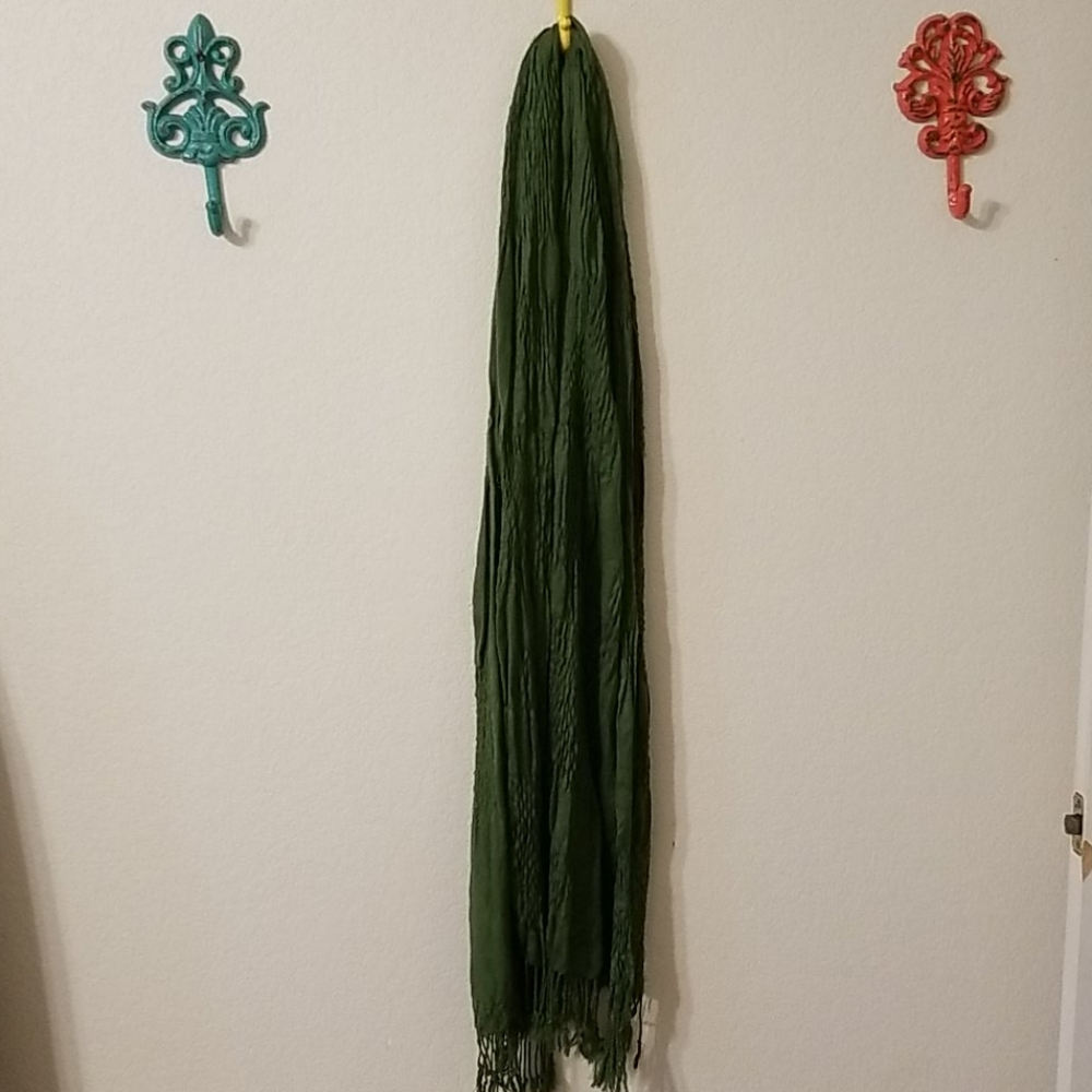 Lightweight Green Scarf